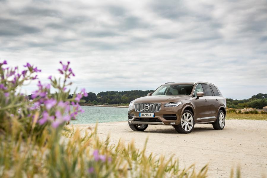  Volvo XC90 D5 Inscription 2015 года  (фото 12 из 30)